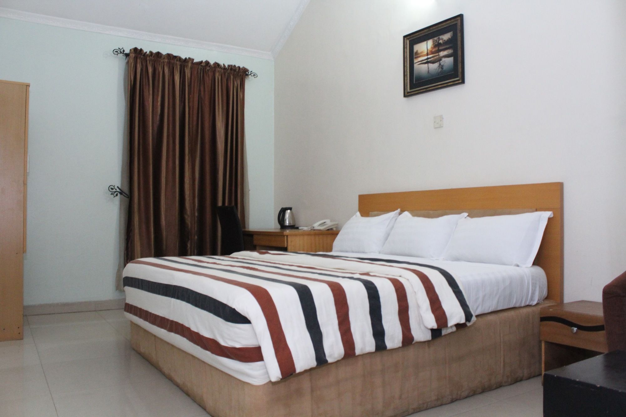 Maryland Bluespring Hotel מראה חיצוני תמונה