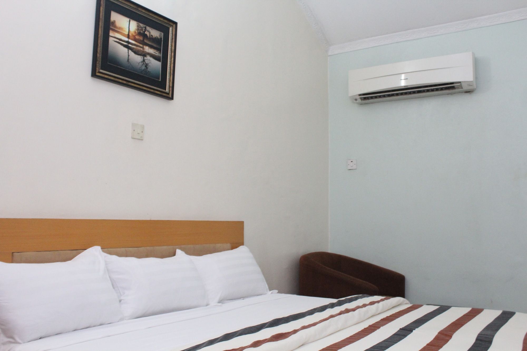 Maryland Bluespring Hotel מראה חיצוני תמונה